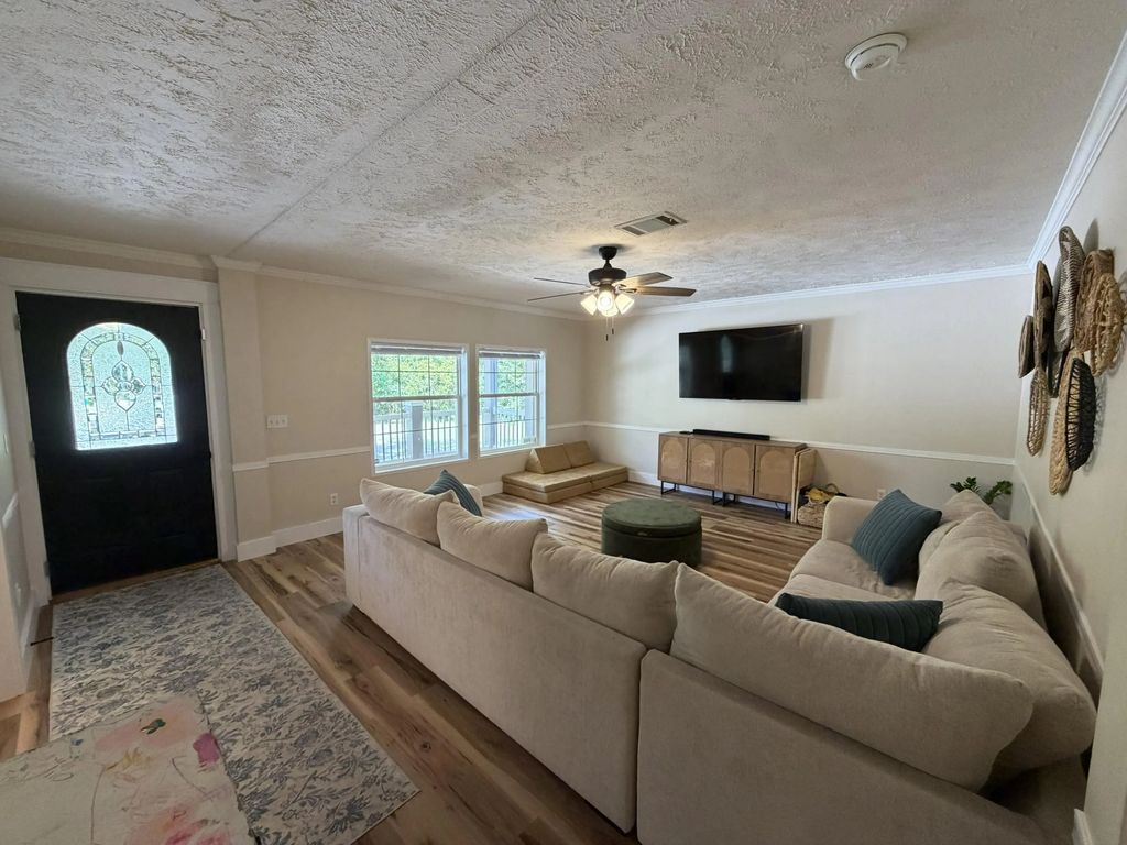 3 of 44 - 927 Black Creek Boulevard, Freeport, FL