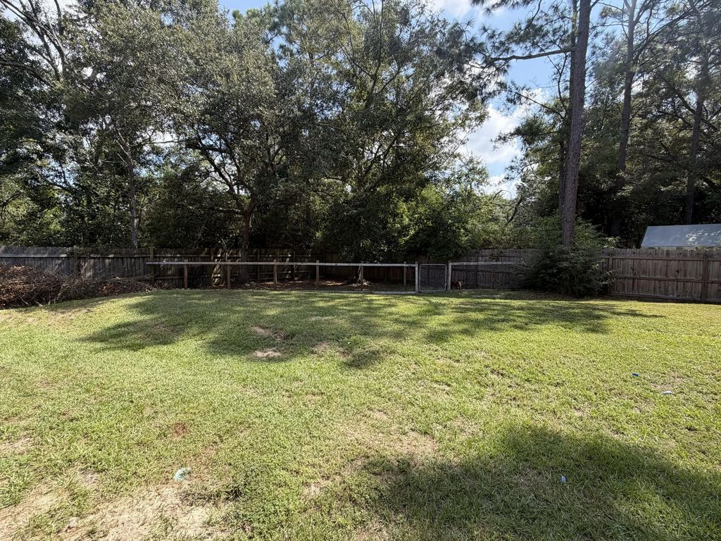 35 of 44 - 927 Black Creek Boulevard, Freeport, FL