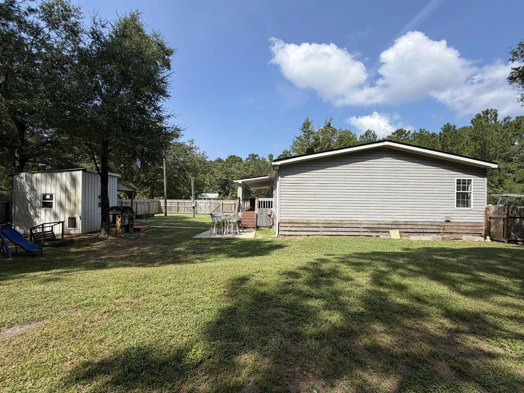 38 of 44 - 927 Black Creek Boulevard, Freeport, FL