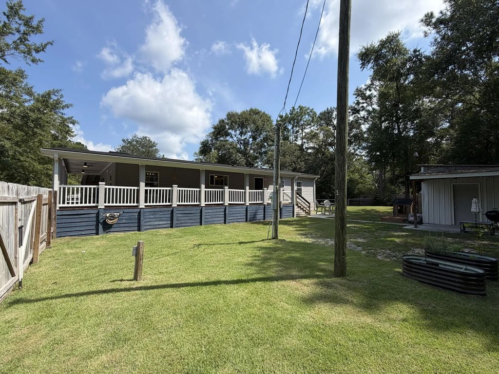 40 of 44 - 927 Black Creek Boulevard, Freeport, FL