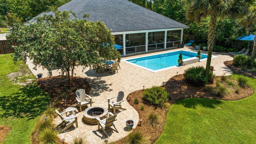 110 Harmony Way, Freeport
