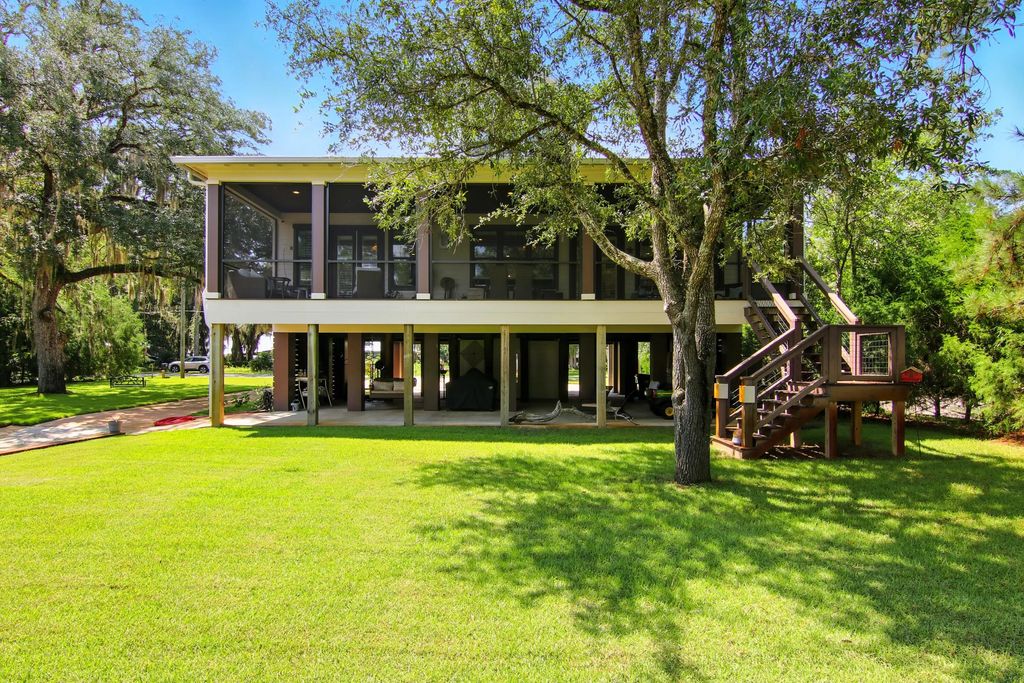 44 of 68 - 400 Pitts Bayshore Drive, Freeport, FL