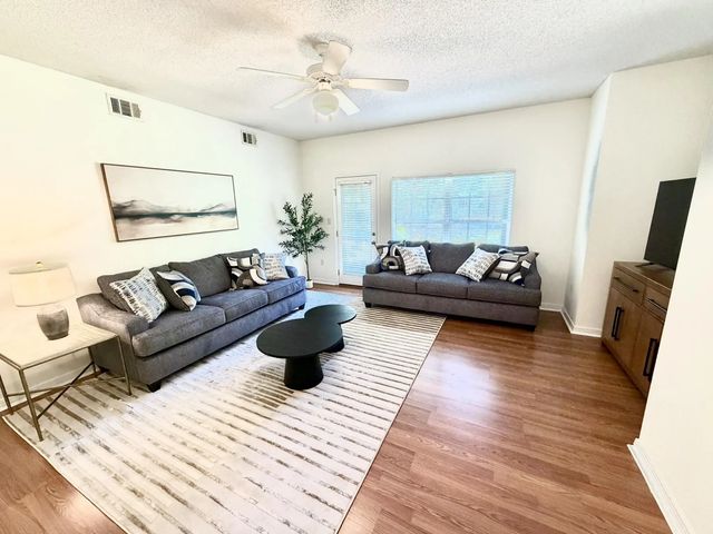 Photo of Listing #1014197