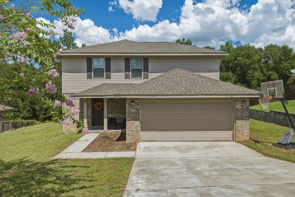 171 Conquest Avenue, Crestview