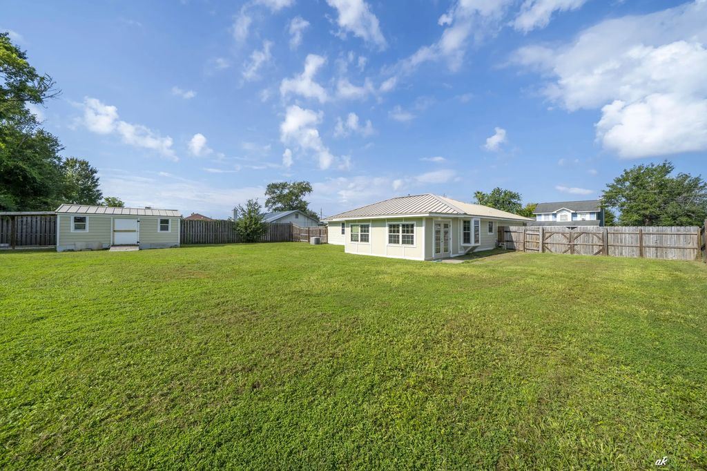 1607 New Hampshire Avenue, Lynn Haven