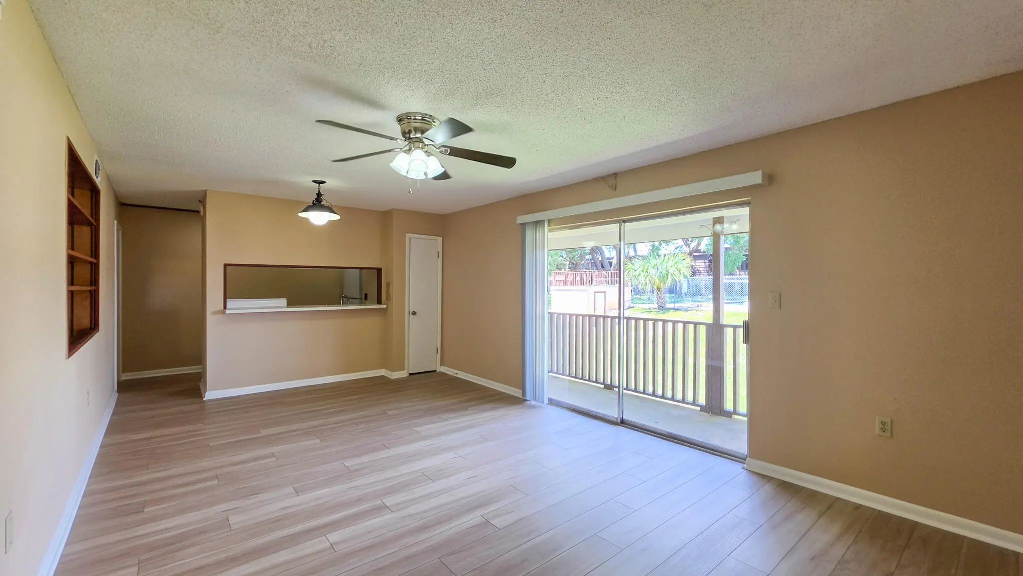 Photo of Listing #1011476