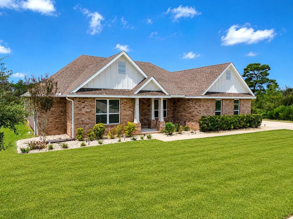 503 Tournament Lane, Freeport