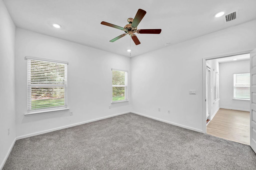 13 of 38 - 30 Sandywoods Court, Freeport, FL
