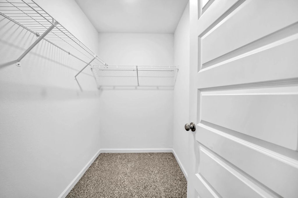 19 of 38 - 30 Sandywoods Court, Freeport, FL