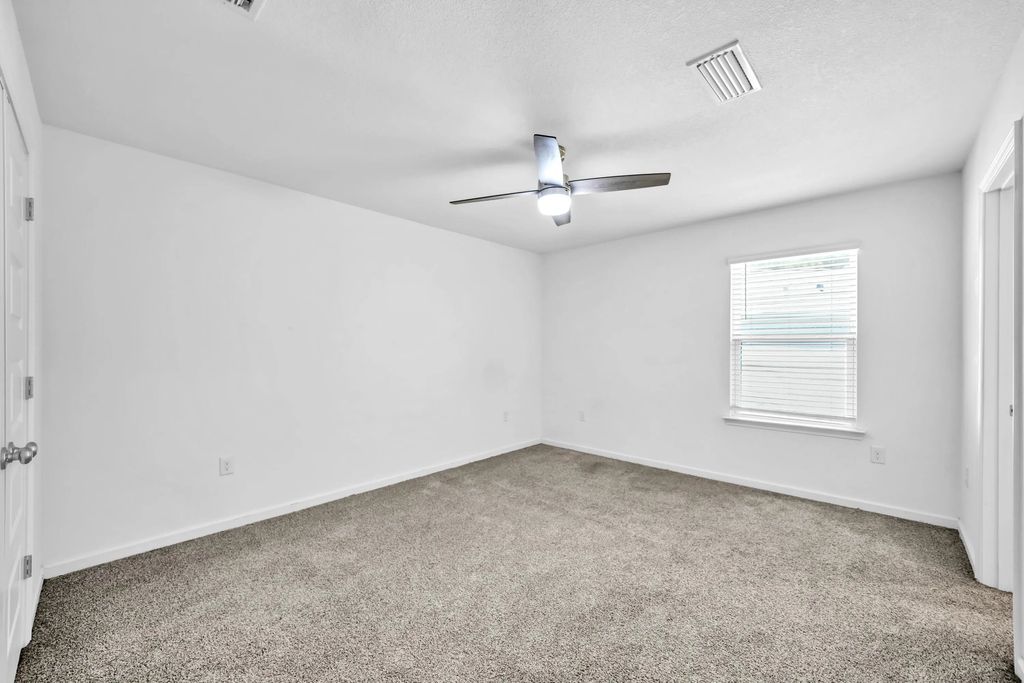 22 of 38 - 30 Sandywoods Court, Freeport, FL