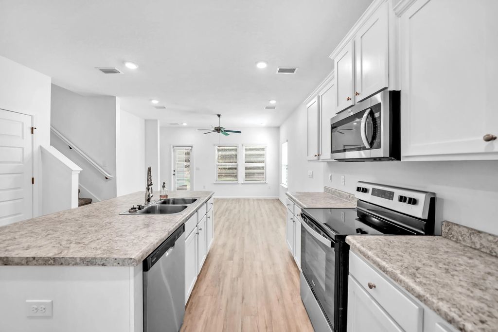 4 of 38 - 30 Sandywoods Court, Freeport, FL