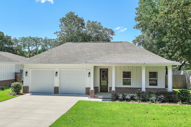 608 Fifth Street, Destin.