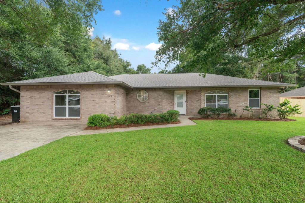 7748 Rustling Pines Drive, Milton