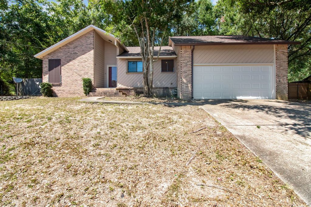 235 Karen Court, Niceville