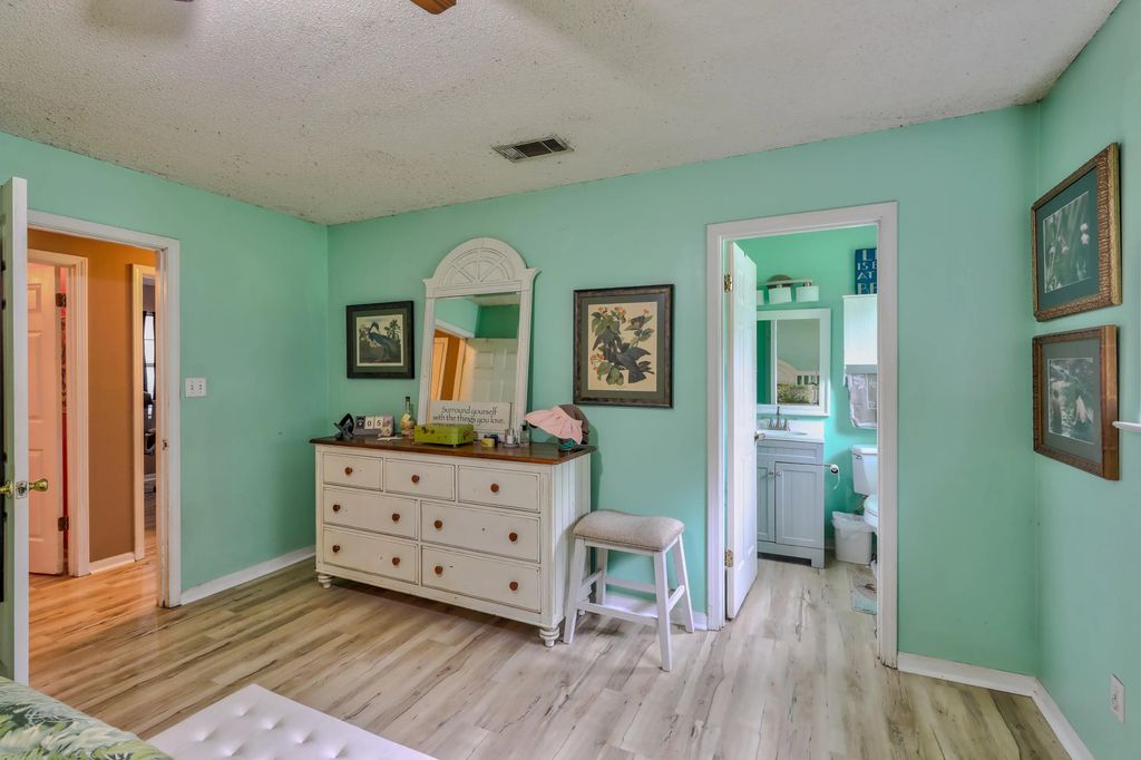 17 of 42 - 11 W Bayou Forest Drive, Freeport, FL
