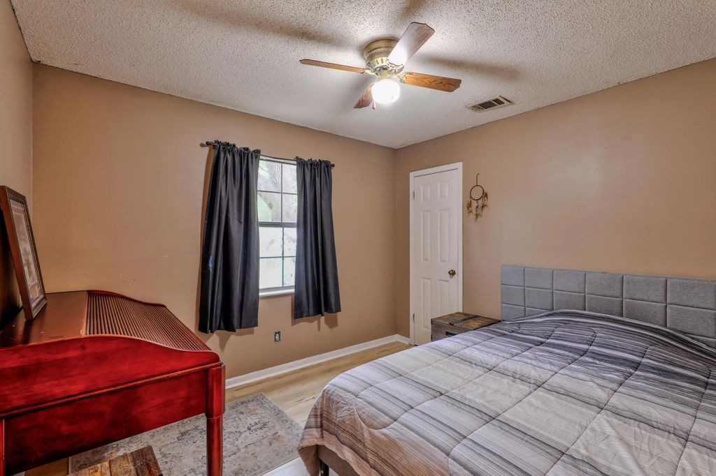 21 of 42 - 11 W Bayou Forest Drive, Freeport, FL