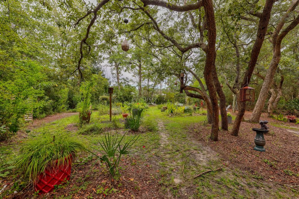25 of 42 - 11 W Bayou Forest Drive, Freeport, FL