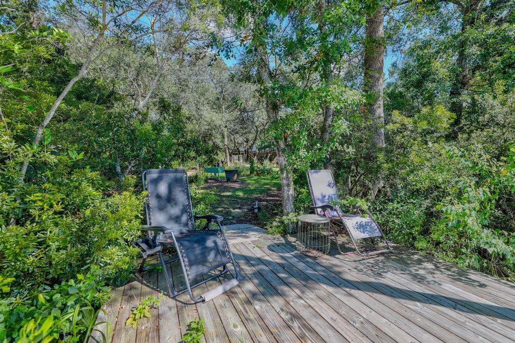 35 of 42 - 11 W Bayou Forest Drive, Freeport, FL