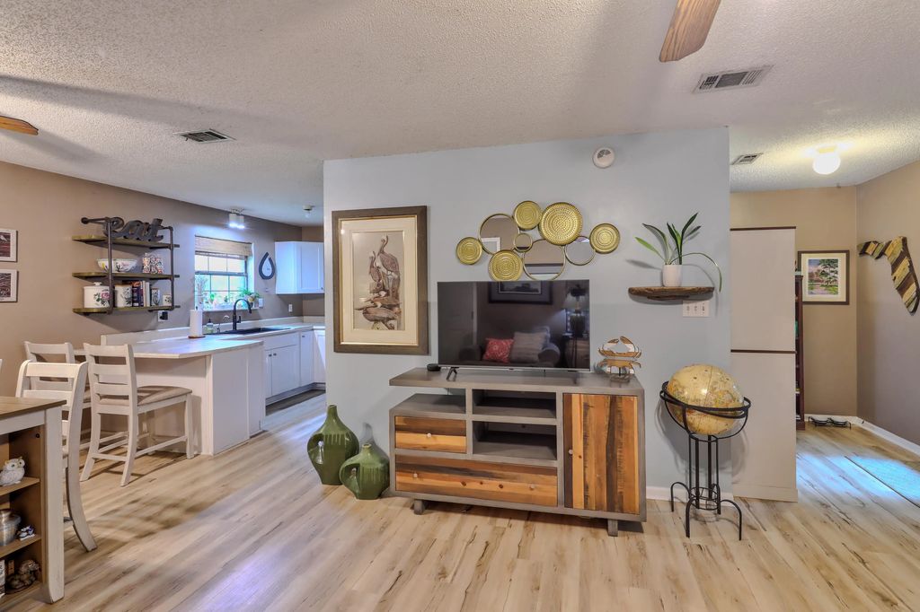 8 of 42 - 11 W Bayou Forest Drive, Freeport, FL