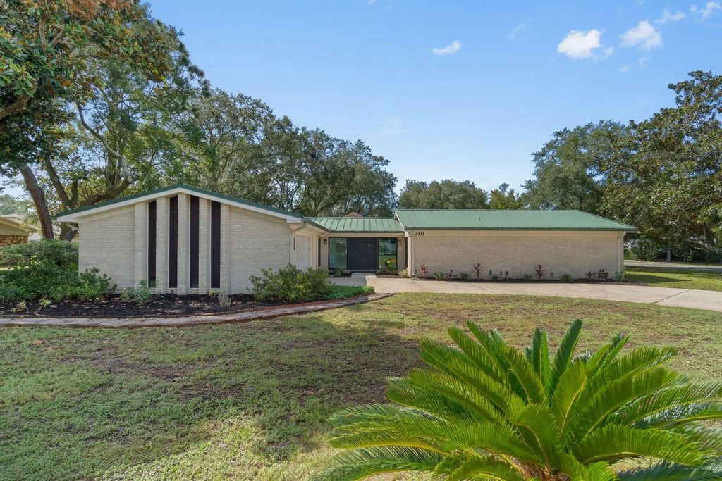 901 Valparaiso Boulevard, Niceville