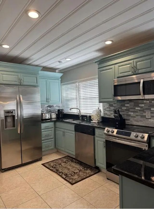 Photo of Listing #1011715