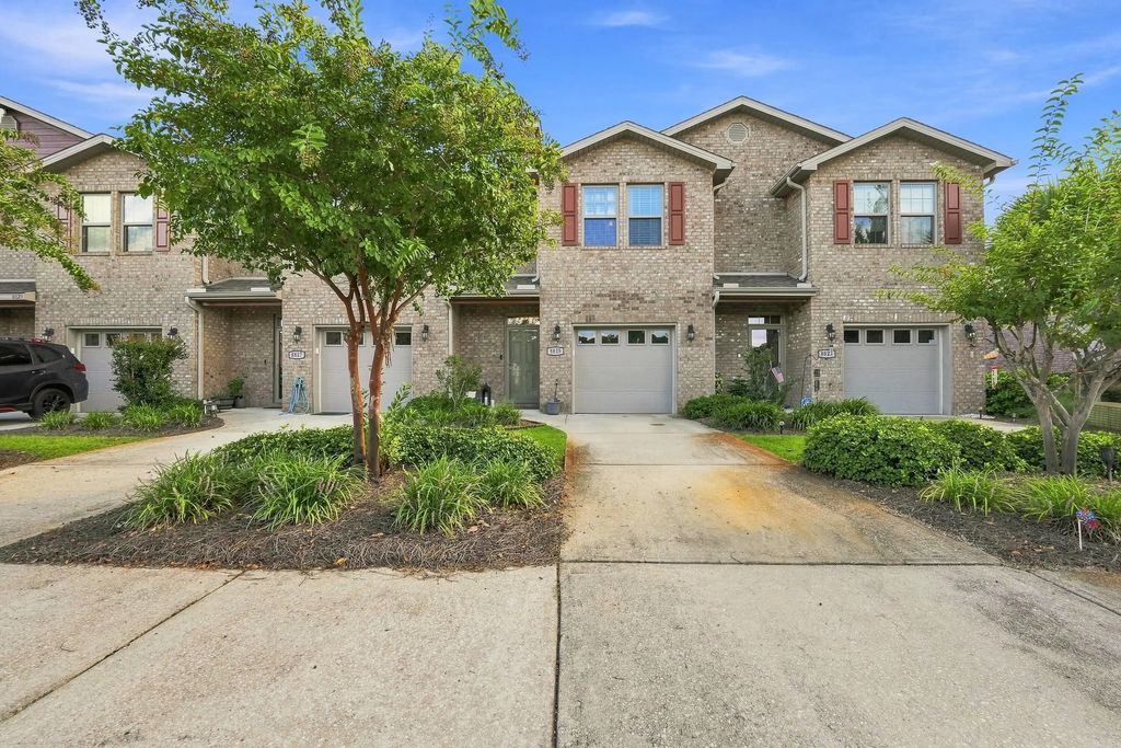 8825 Brown Pelican Circle, Navarre