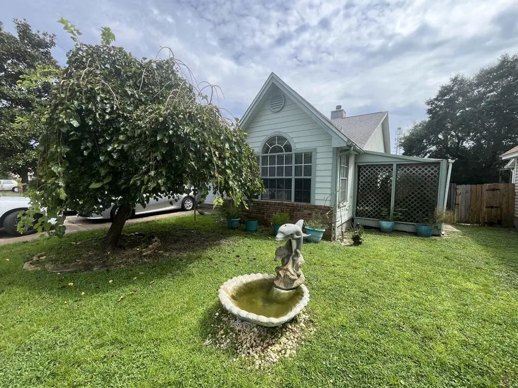 311 Woodland Park Circle, Mary Esther