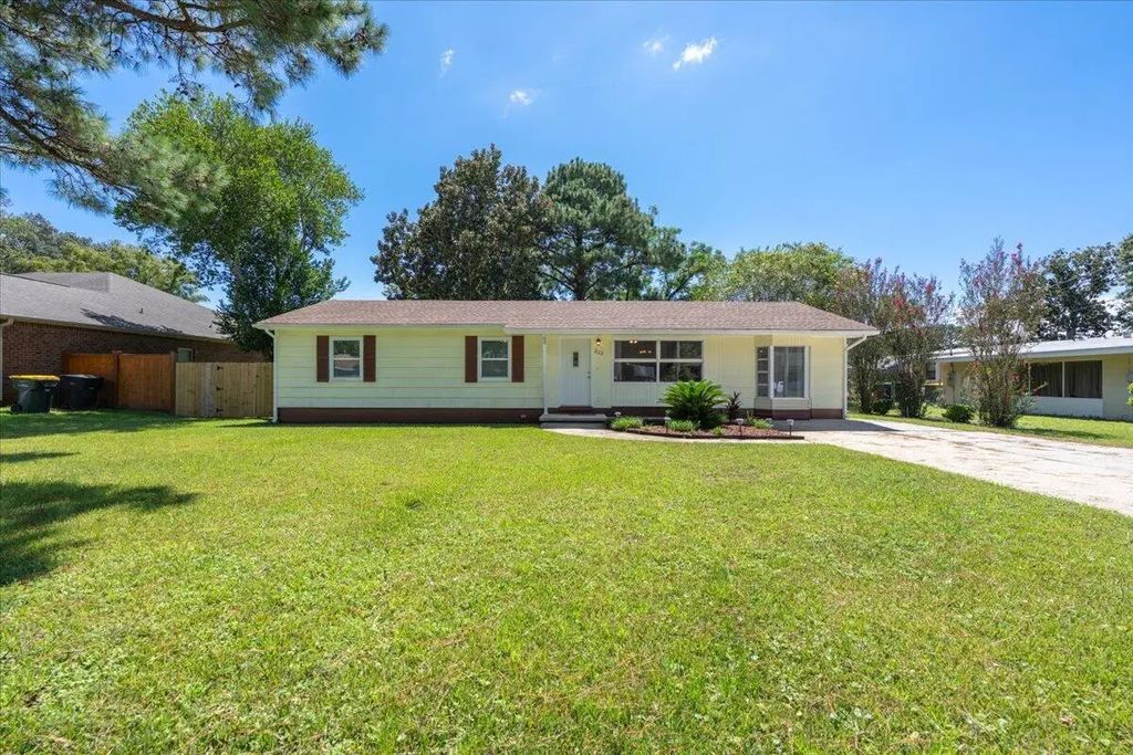 222 Nw Moriarty Street, Fort Walton Beach