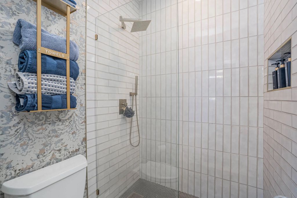 17 of 31 - 1401 Baytowne Avenue, Miramar Beach, FL