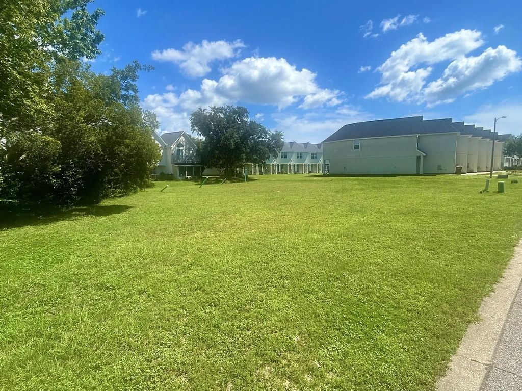 7271 Majestic Boulevard, Navarre