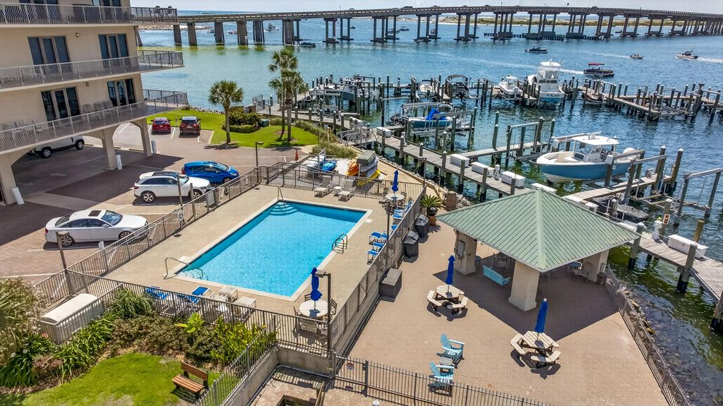 38 of 71 - 5 Calhoun Avenue 306, Destin, FL