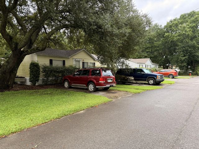 Photo of Listing #1011925