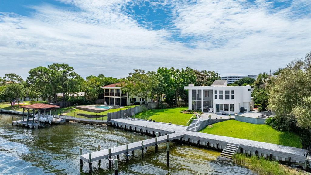 521 Dorado Avenue, Fort Walton Beach