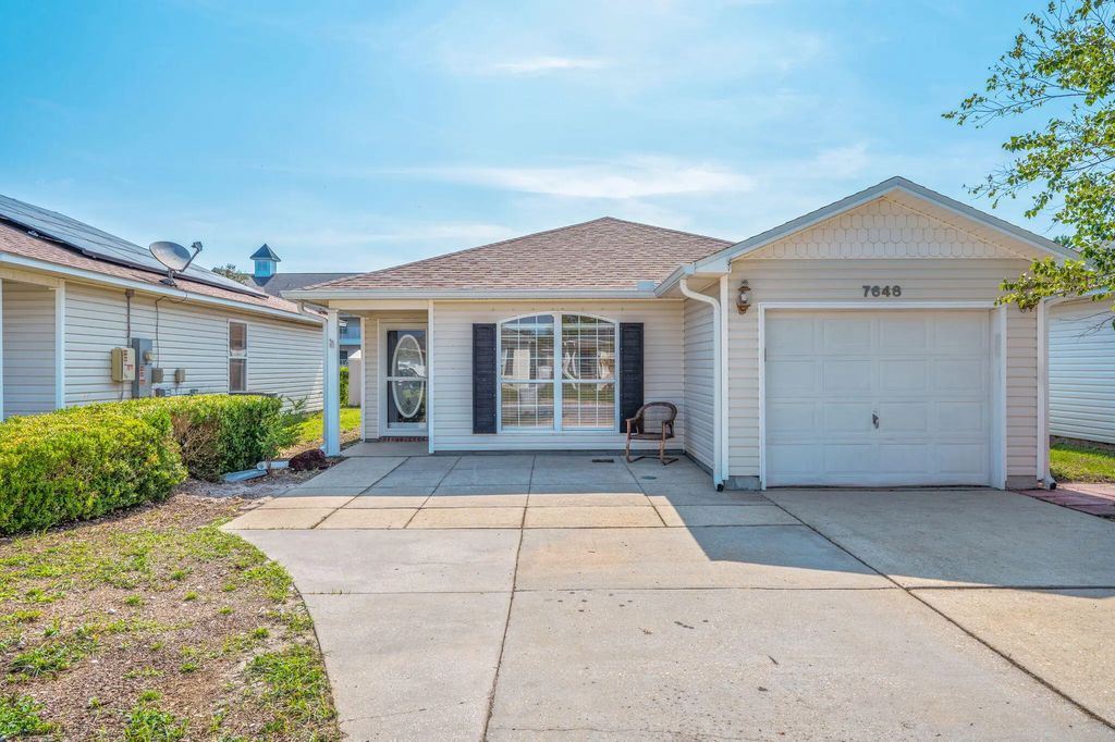 7648 Chablis Circle, Navarre