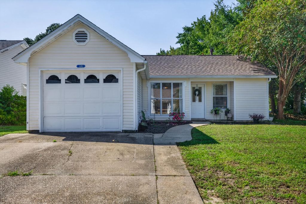 139 Midland Court, Niceville