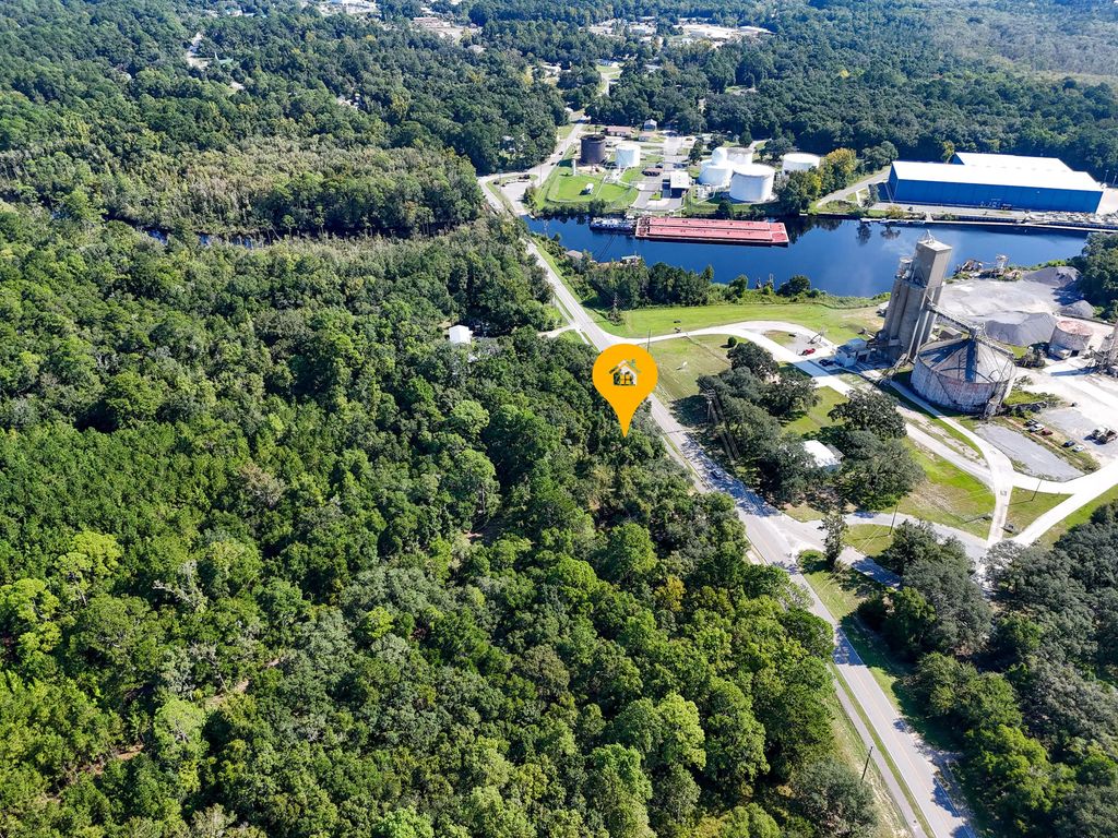 2 of 18 - 700 E County Highway 83a, Freeport, FL