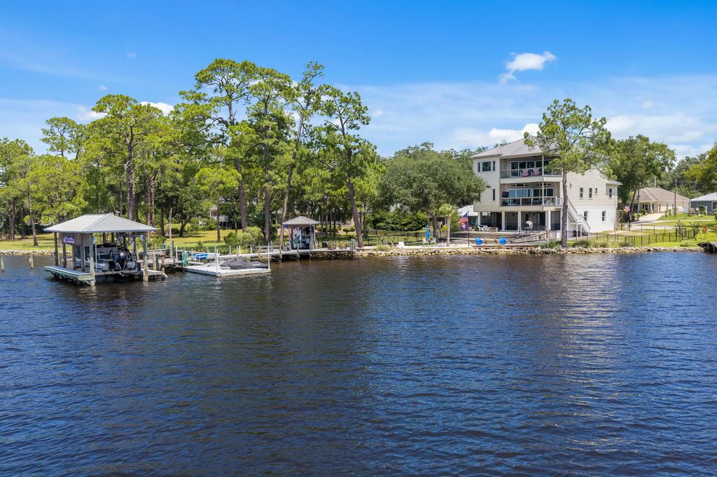 1027 Christy Drive, Niceville