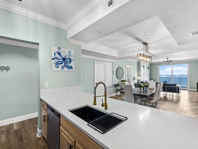 Photo of Listing #1012043