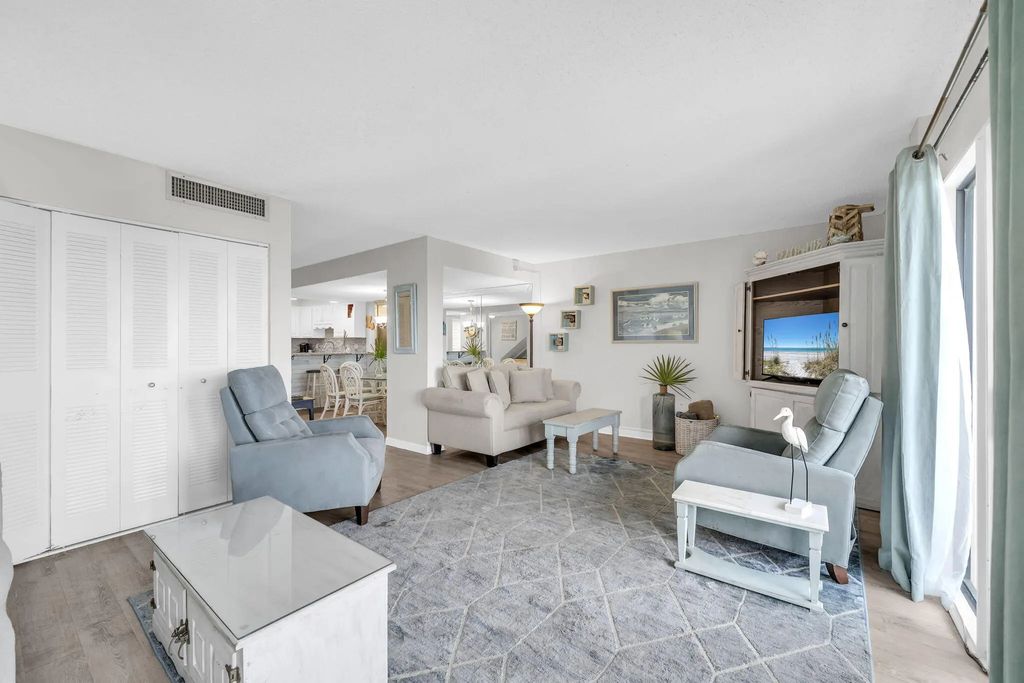 11 of 49 - 1030 Us-98 49, Destin, FL