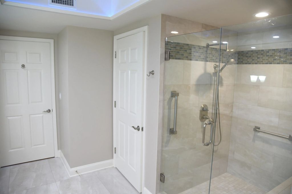 61 of 123 - 15400 Emerald Coast Parkway Unit 406, Destin, FL