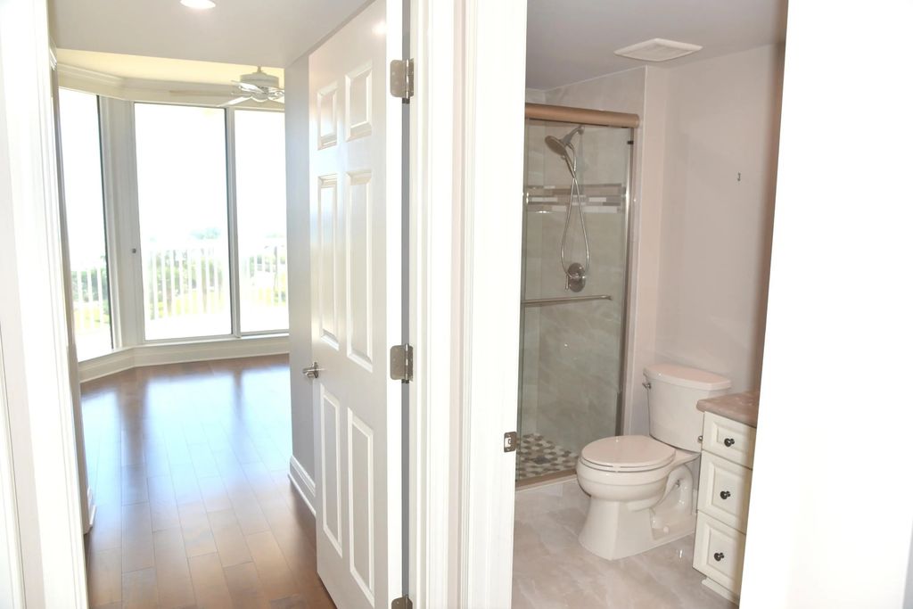 94 of 123 - 15400 Emerald Coast Parkway Unit 406, Destin, FL