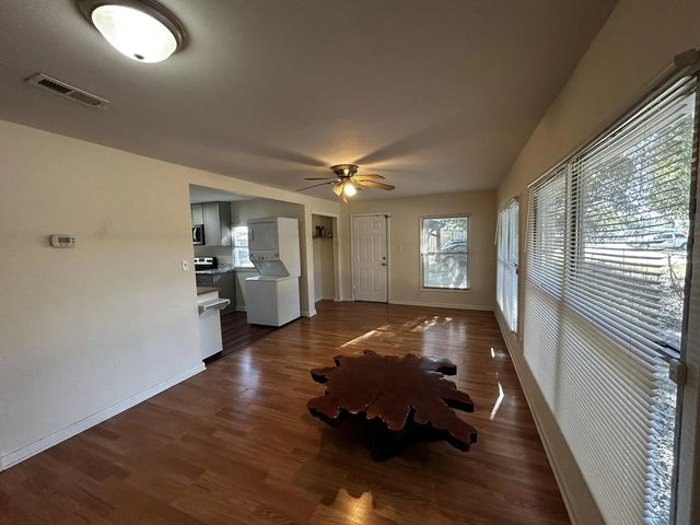 Photo of Listing #1012179