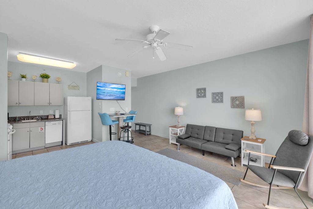 3 of 70 - 9900 S Thomas Drive 1805, Panama City Beach, FL