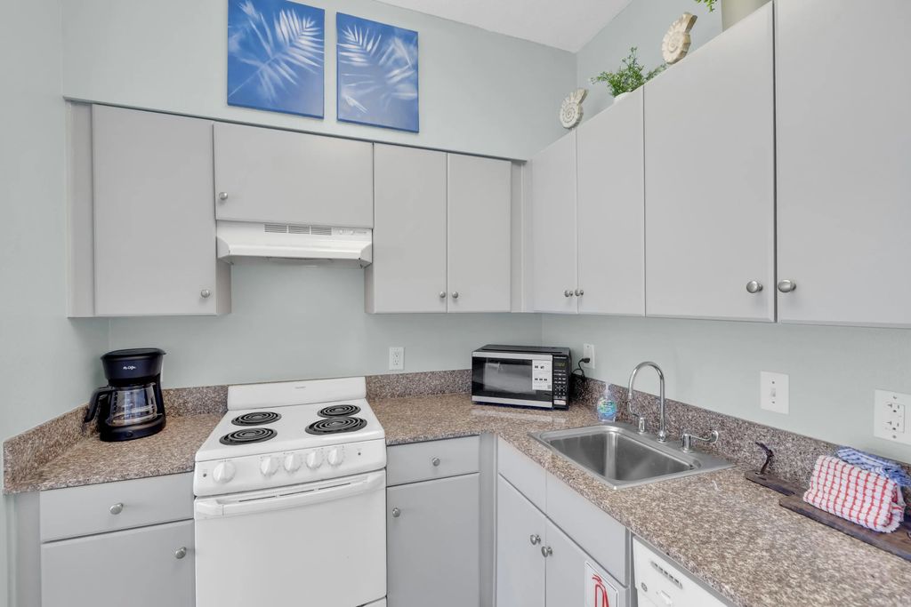 5 of 70 - 9900 S Thomas Drive 1805, Panama City Beach, FL