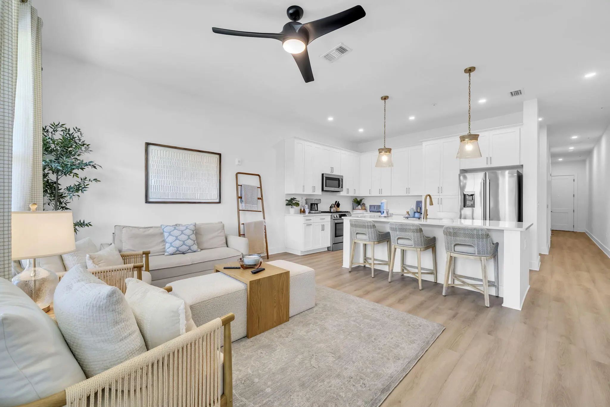 Photo of Listing #1012348