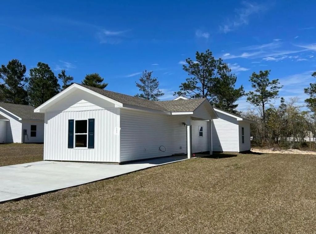 299 E Laurel Lane, DeFuniak Springs