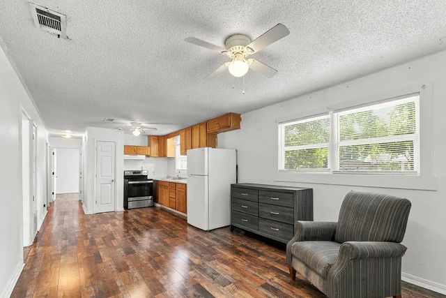 Photo of Listing #1012610
