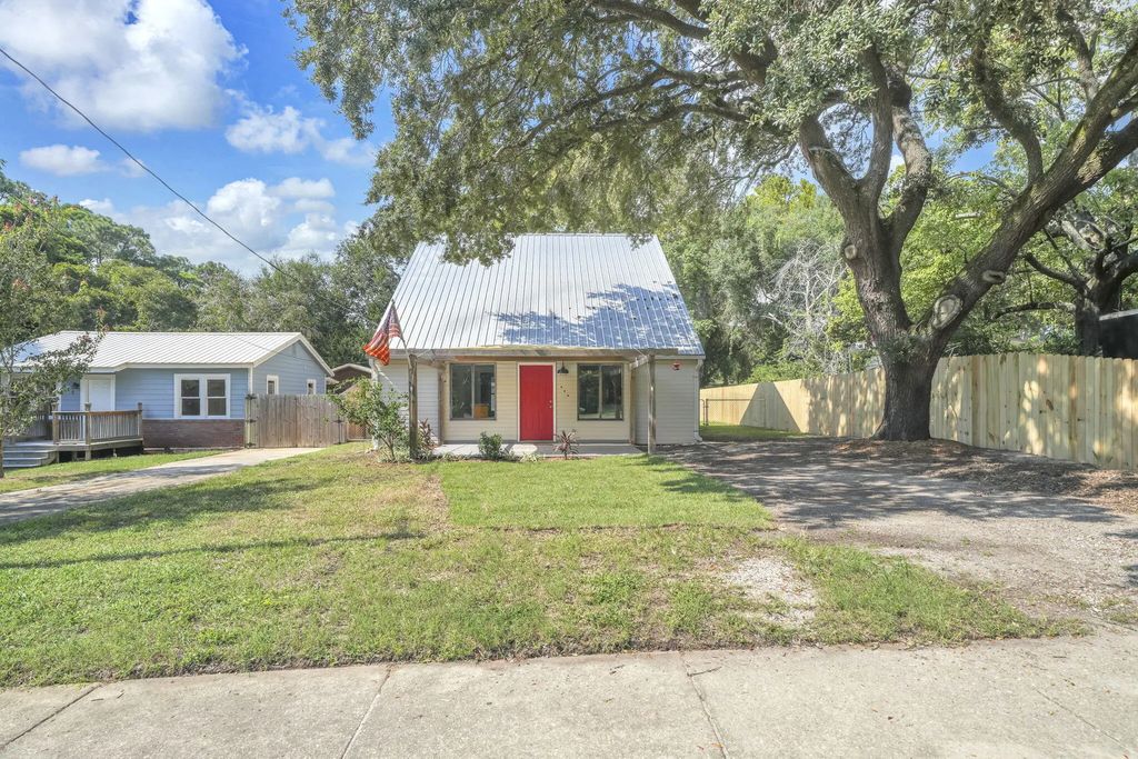 2 of 38 - 617 2nd Street, Destin, FL