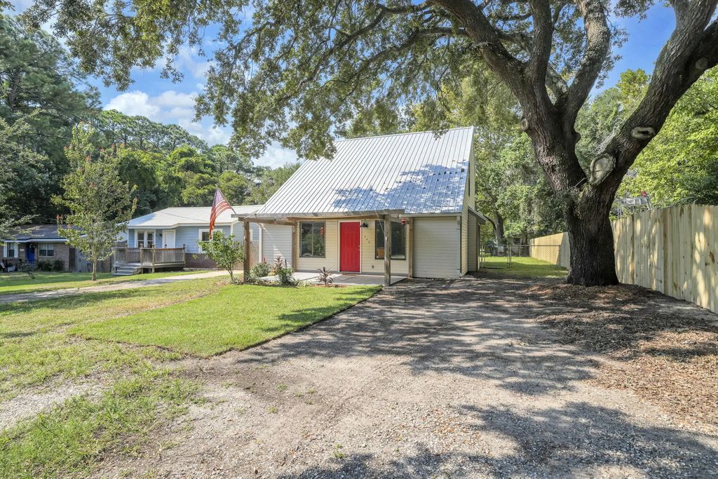 3 of 38 - 617 2nd Street, Destin, FL