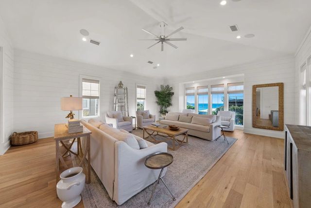 Photo of Listing #1012444